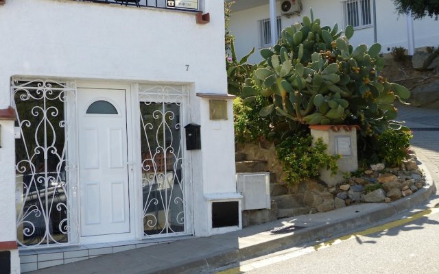 House with One Bedroom in Roses, with Wonderful Sea View, Furnished Terrace And Wifi - 450 M From the Beach