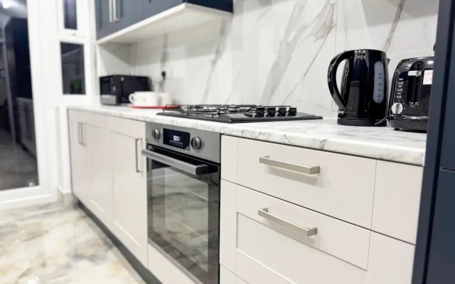 Modern North London Retreat - 7 Bedrooms