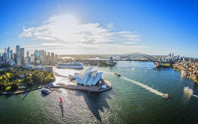 3 Bedroom Home Near Manly Beach