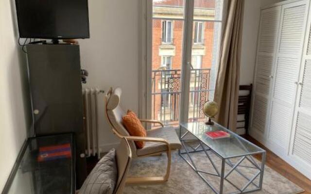 Grande chambre privative à 20 minutes de Paris