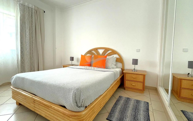 Oura Praia Hotel And Apartments