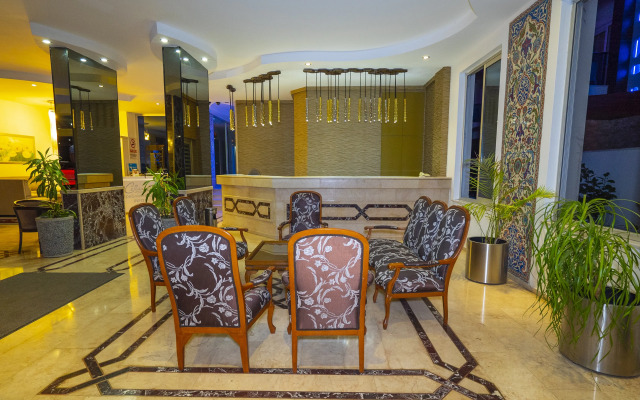 Kleopatra Celine Hotel
