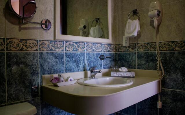 Hotel Plaza Colonial