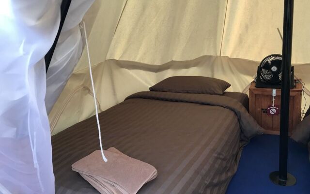 Kondee Cino Cafe and Glamping