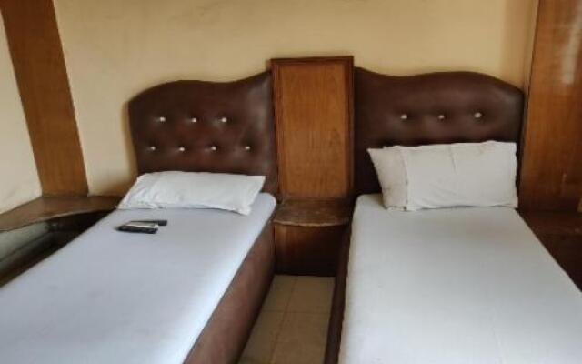 SPOT ON 80821 Hotel Laxmi Vilas
