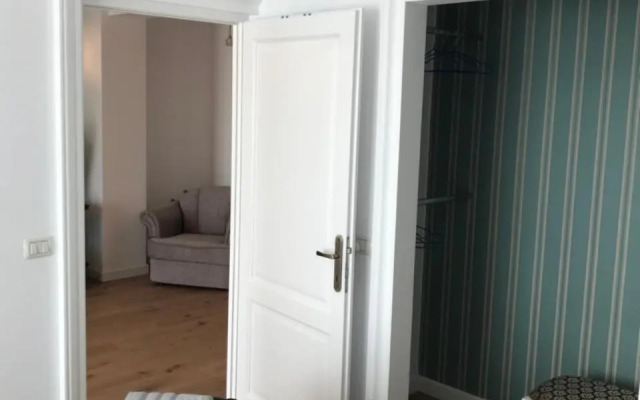 Sunny Apart Hereditas (Adults Only)