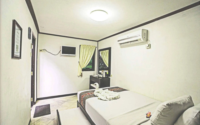 Royal Caravan Hotel Trawas