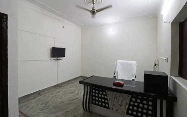 Hotel Om by OYO Rooms