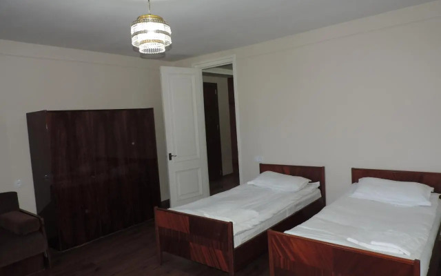 Tetriani Guesthouse