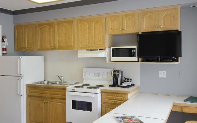 Tiki Shores Inn & Suites