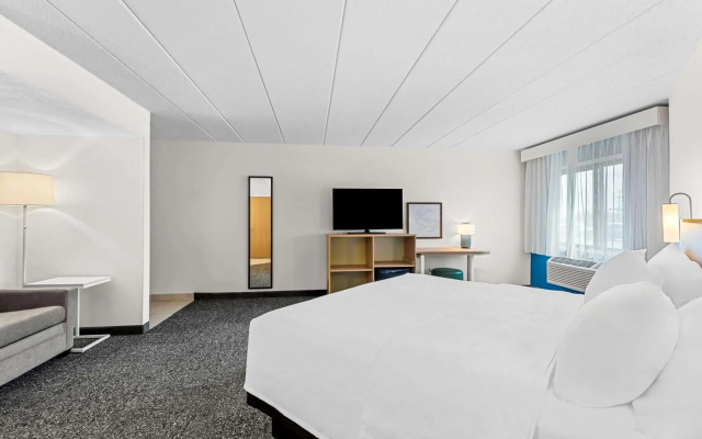 Spark by Hilton Cedar Falls