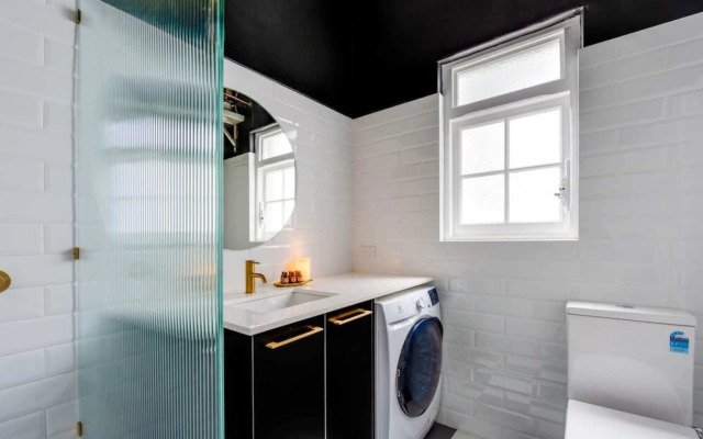 Avant Garde 1 Bedroom Apartment in Perth