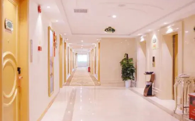 Poliya Hotel (Foshan Guanyao Plaza)