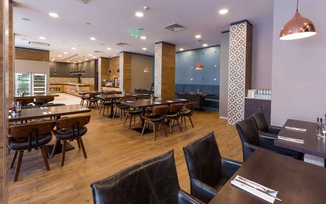 Best Western Plus Premium Inn
