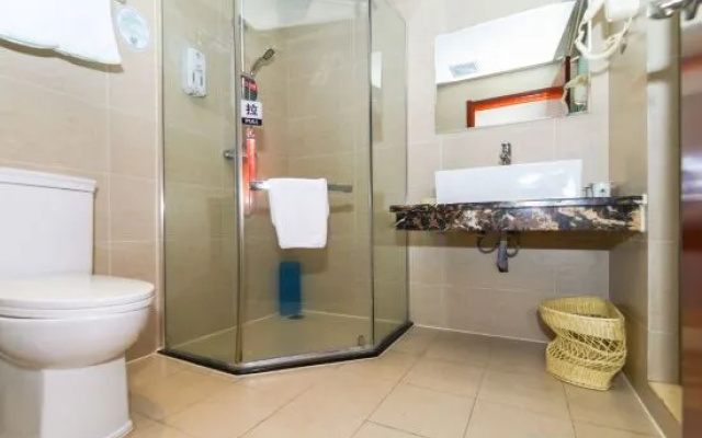 GreenTree Inn (Nanchang Railway Station Bayi Square Ding Road South Metro Station) – Bathroom – Nanchang
