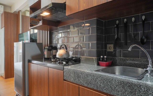 Relaxing And Homey Studio Transpark Cibubur Apartment
