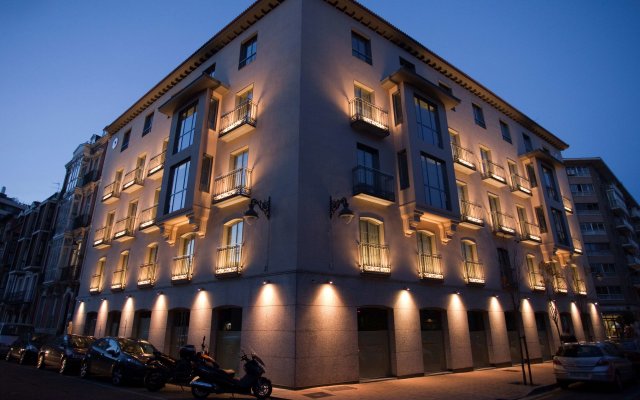 Отель Nexus Valladolid Suites & Hotel