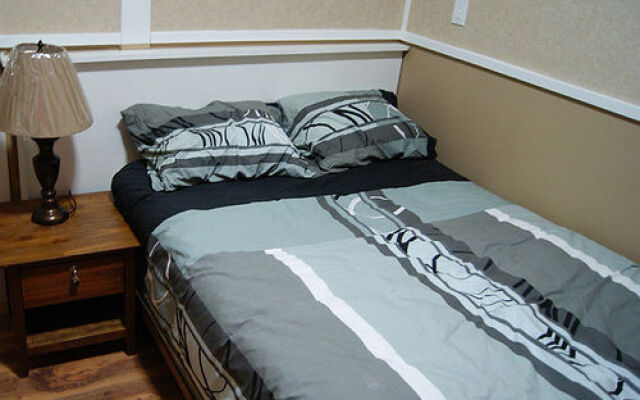 Manor Hostel B&B & Hotel
