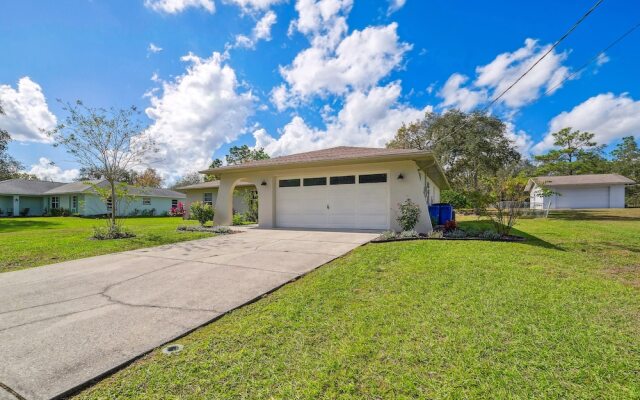 Lovely Lecanto Home w/ Gazebo & Fire Pit!