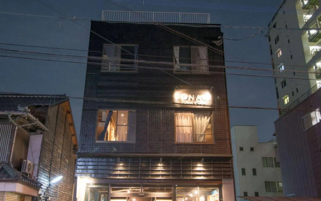 TONAGI Hostel & Cafe
