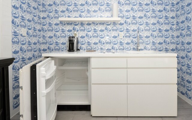 Miami World Rental - Mondrian 401