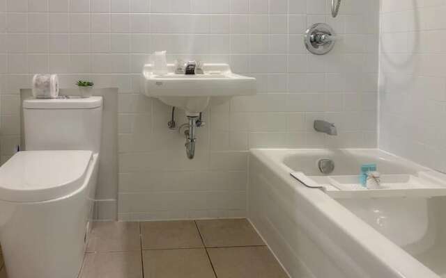 Barefoot Villas Room 4 Cedar