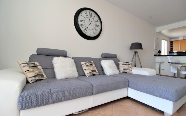Paul do Mar Charming Apartment T2