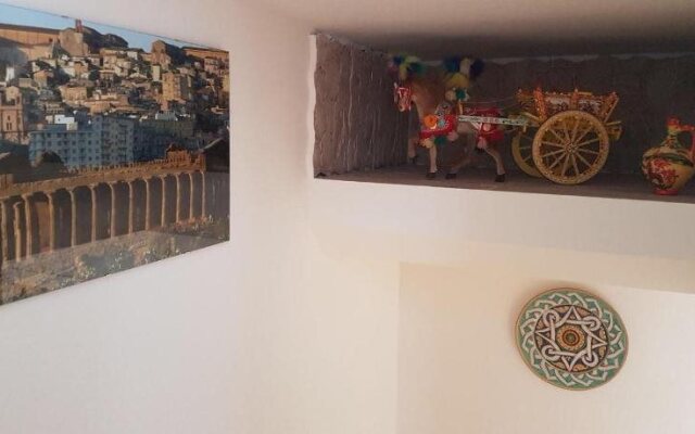 La Porta Dell'alcantara