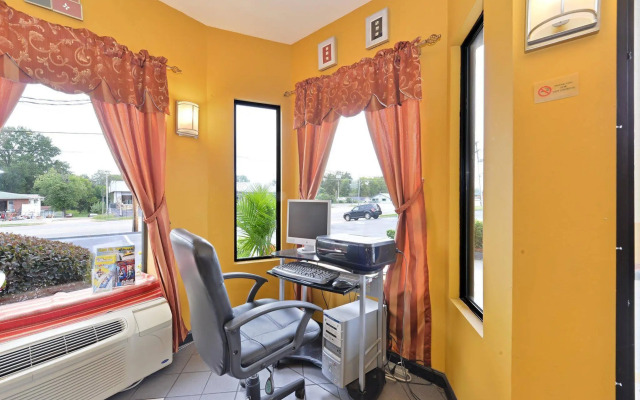 Econo Lodge Inn & Suites near Chickamauga Battlefield