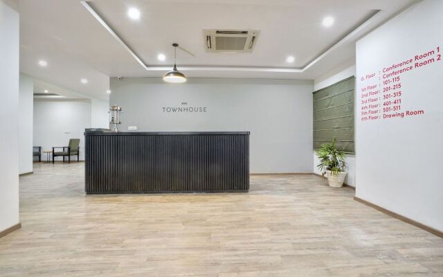 Oyo Townhouse 284 New Building