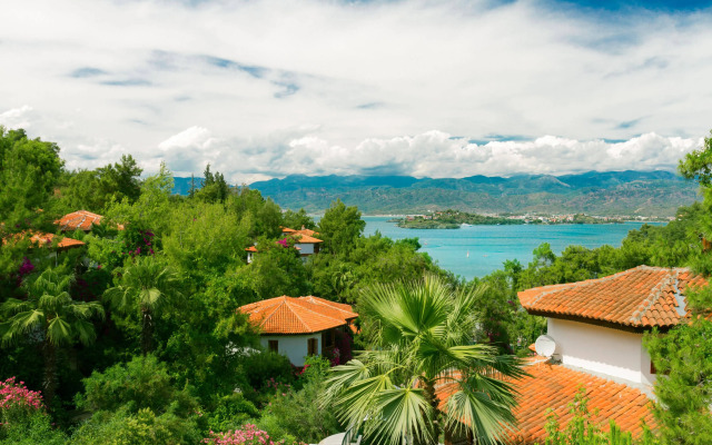 Отель Club & Hotel Letoonia