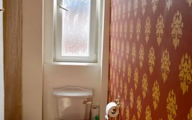 Traditional Boutique Apartment off Leith Walk