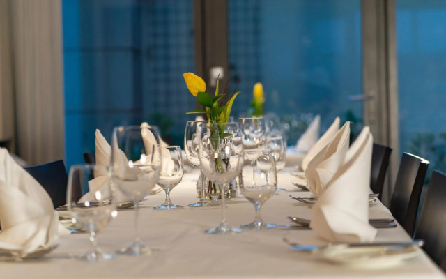 Hotel Avance