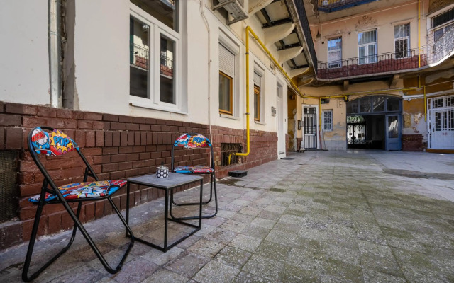 S15- Boutique Apartments, Best Location, by BQA