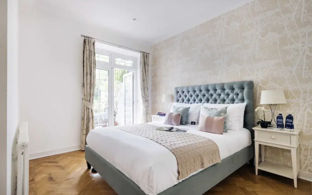 Chic Coleherne Road Garden House