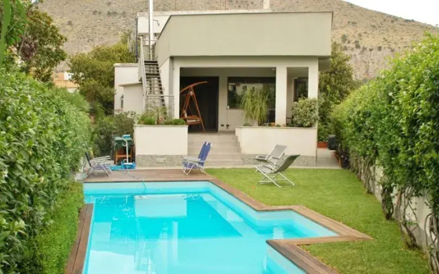 Villa a Mondello con piscina