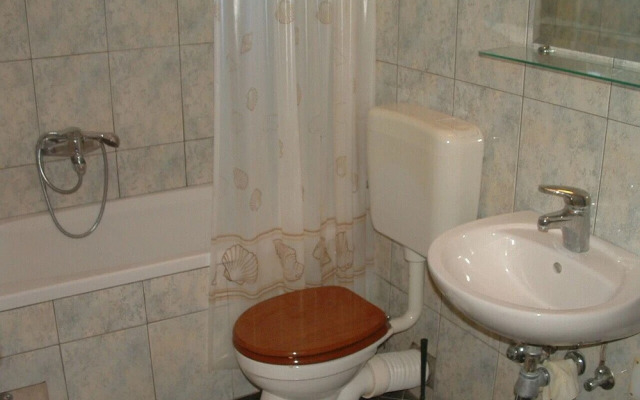 Tonka - 10 m From Beach - A5