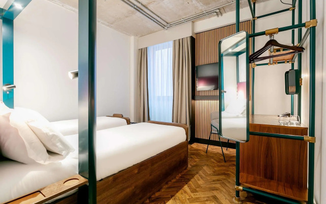 YOTEL Manchester Deansgate