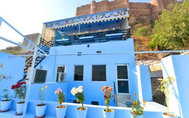 Pushp Guest House