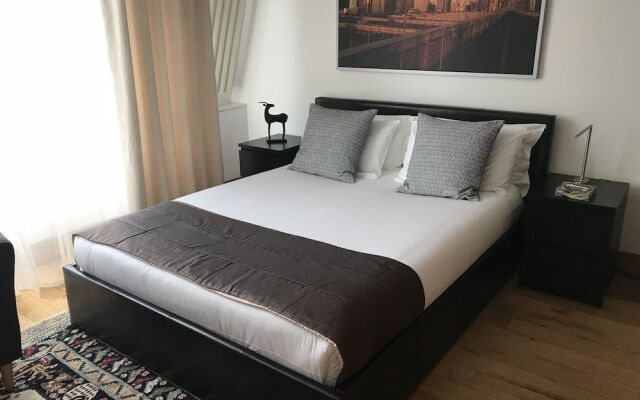 Luxury Kensington Apartment W8