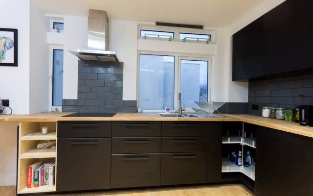 2 Bedroom Apartment near Clapham Common Sleeps 4