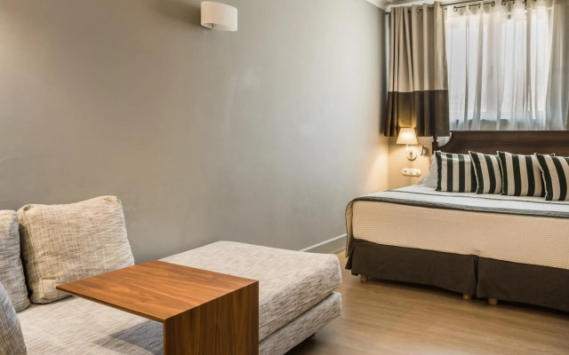 Aenos Hotel