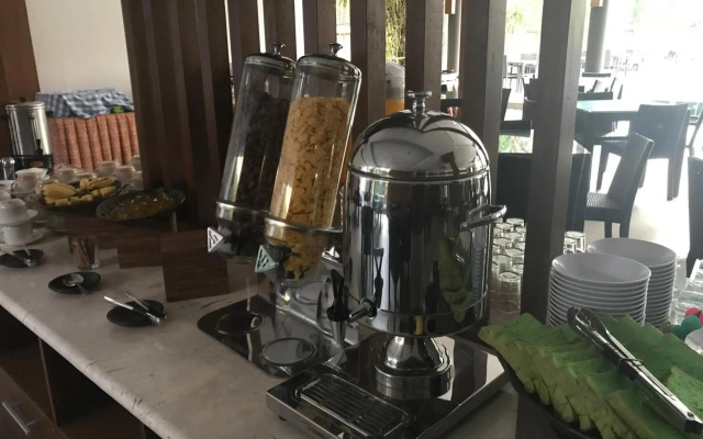 Surya Kencana Seaside Hotel