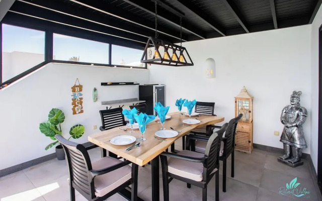 Gorgeous Newly Renovated 4-bedroom Villa!