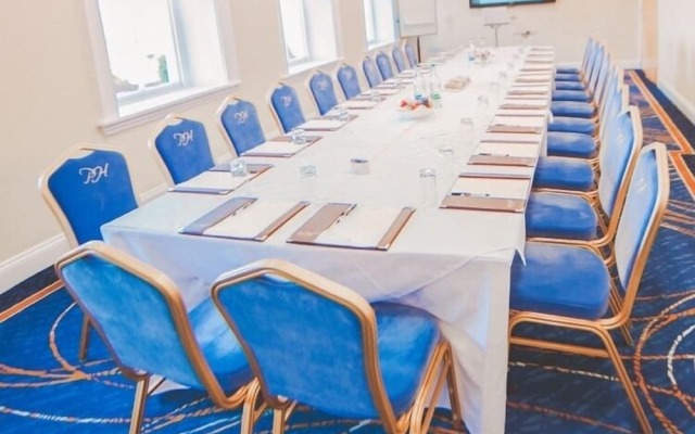 Ramada Resort by Wyndham Park Hall Wolverhampton