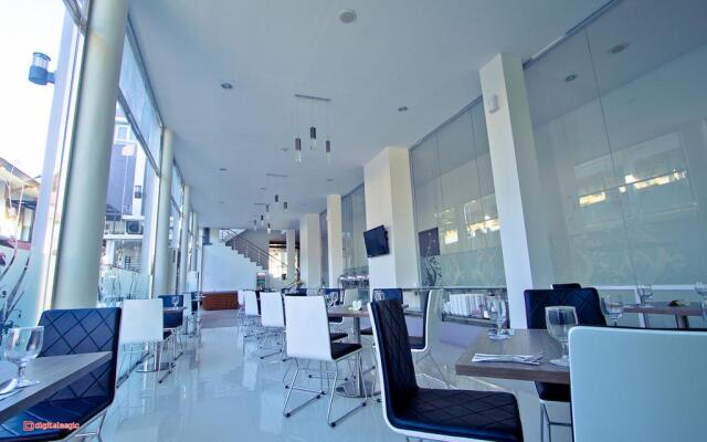 Splash Hotel