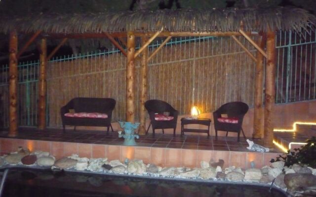 Woodland Hills Calabasas Guesthouses