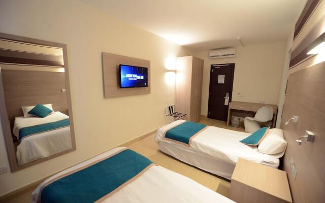 Days Inn Hotel & Residence