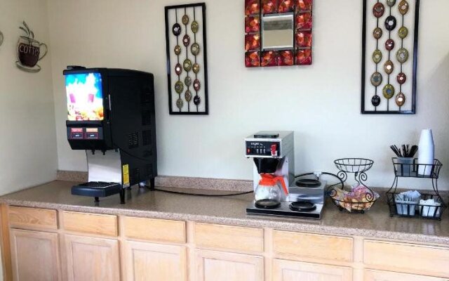 American Inn & Suites