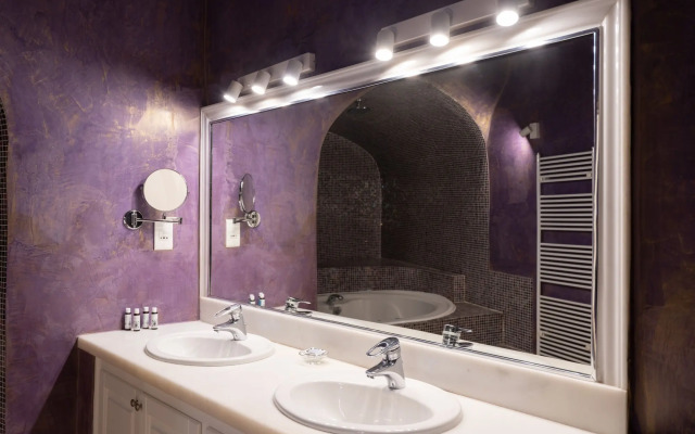 Adamis Majesty Suites